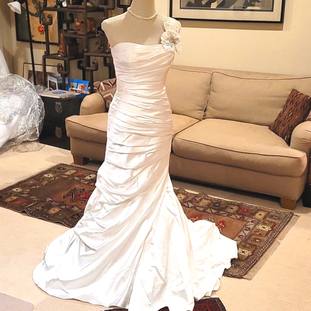 1 shoulder pleated satin trumpet Mermaid Rhinestones beads